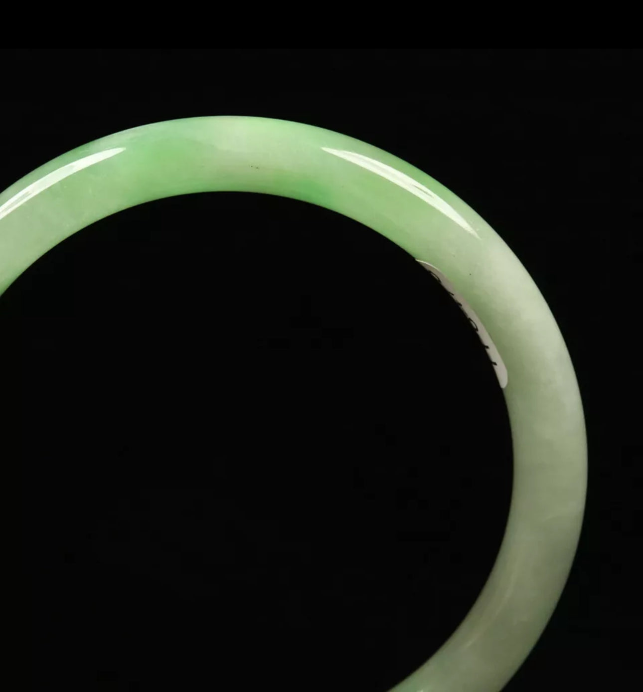 VINTAGE Small Jadeite Green/White Jade Bangle Size 55mm Round Princess Cut J009 - JazzyJewelbyAmina 