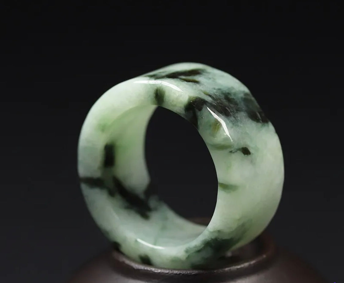 VINTAGE Large Marble Green Jade Thumb Ring - Certified Size 11US - JazzyJewelbyAmina 
