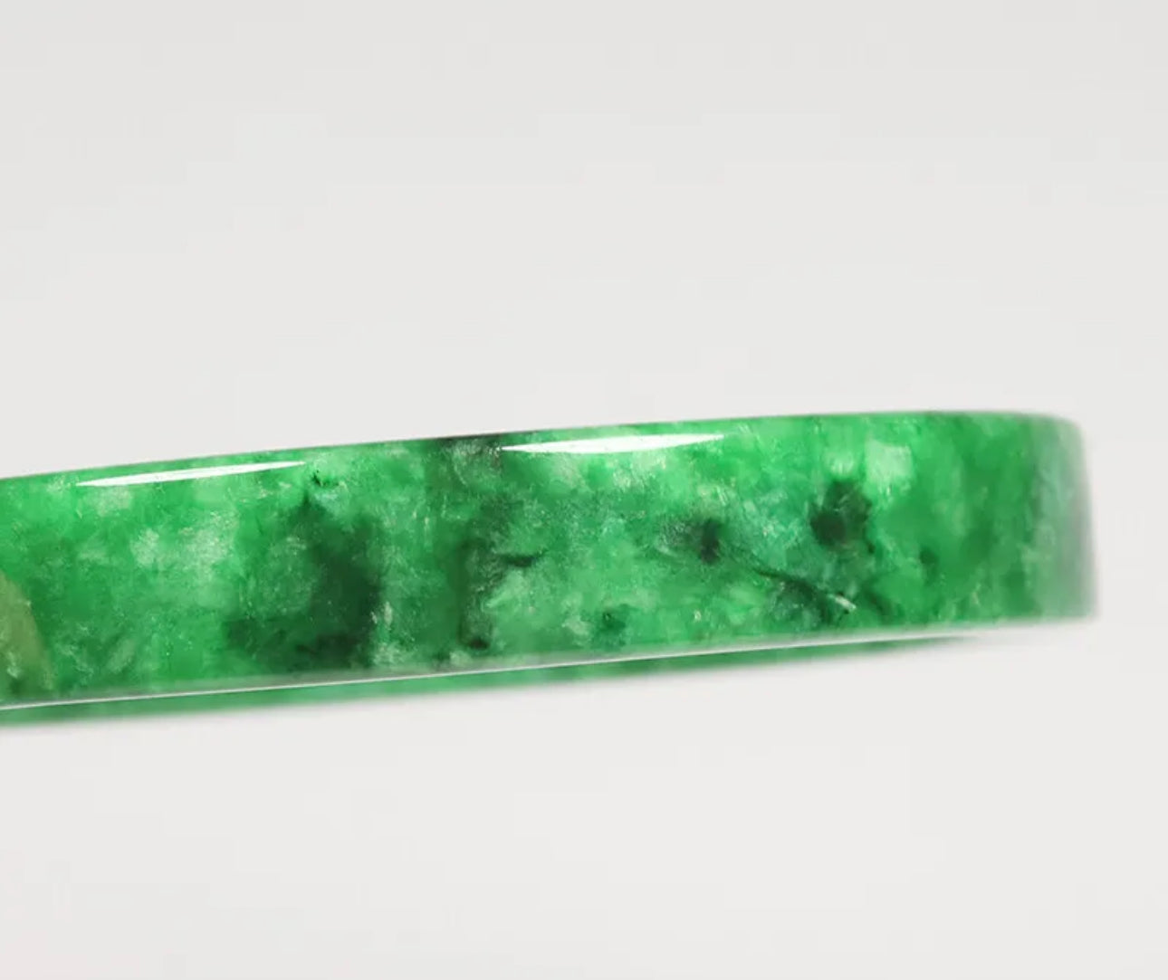 VINTAGE XXL Jadeite Green Jade Bangle Size 67mm   Chunky Square Cut A925 - JazzyJewelbyAmina 