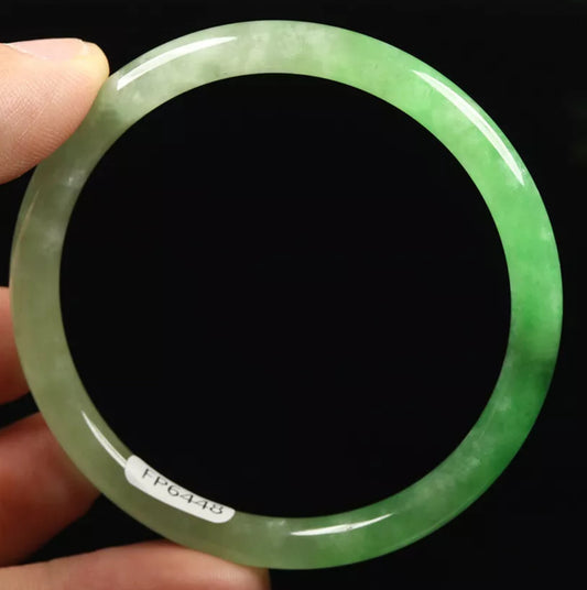 VINTAGE Small Jadeite Icy Green Jade Bangle Size 5m Y448 Round Princess Thin Cut! - JazzyJewelbyAmina 