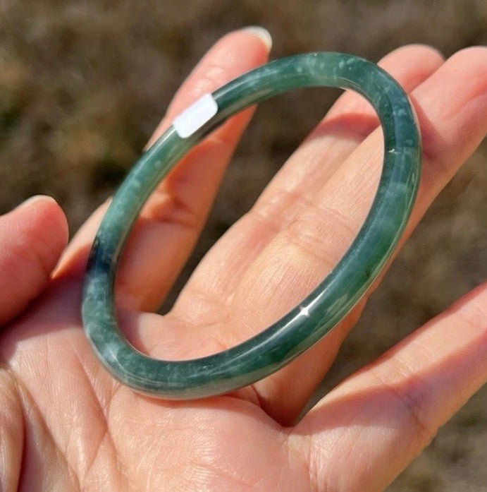 VINTAGE Small Jadeite Green Jade Bangle - Round Princess Cut - from Guatemala Size 55mm M885 - JazzyJewelbyAmina 