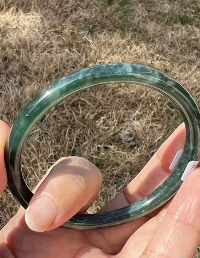 VINTAGE Small Jadeite Green Jade Bangle - Round Princess Cut - from Guatemala Size 55mm M885 - JazzyJewelbyAmina 