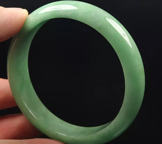 VINTAGE Large Jadeite Green Jade Bangle Size 60mm Y785 - JazzyJewelbyAmina 