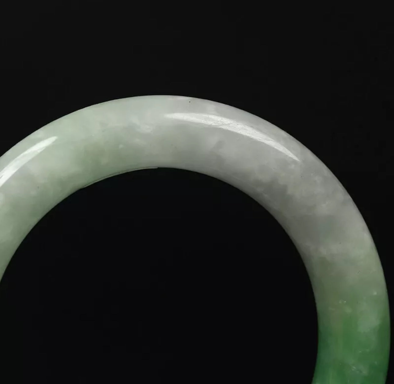 VINTAGE Medium Jadeite Green Jade Bangle Size 59mm Round Princess Cut D655 - JazzyJewelbyAmina 