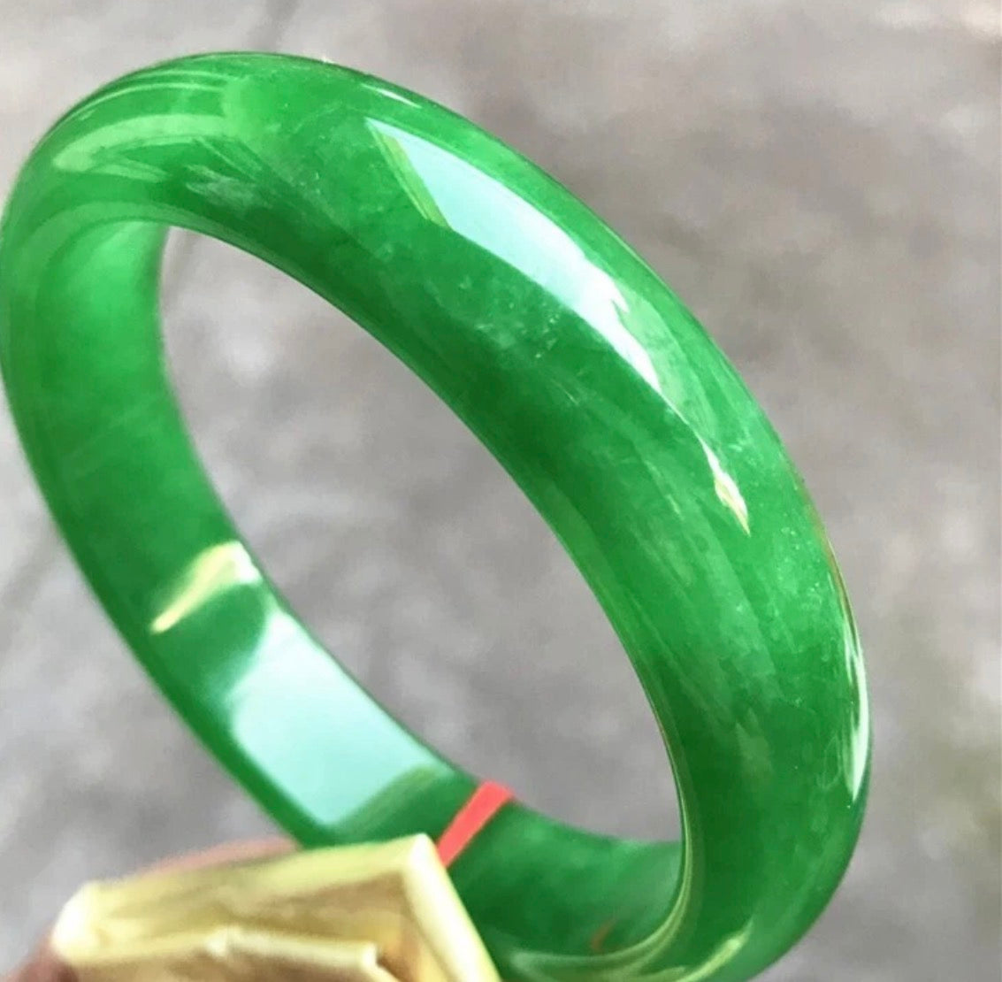 VINTAGE XXL Jadeite Green Jade Bangle Size 68.7 mm Unique Apple Green Jade F067 - JazzyJewelbyAmina 