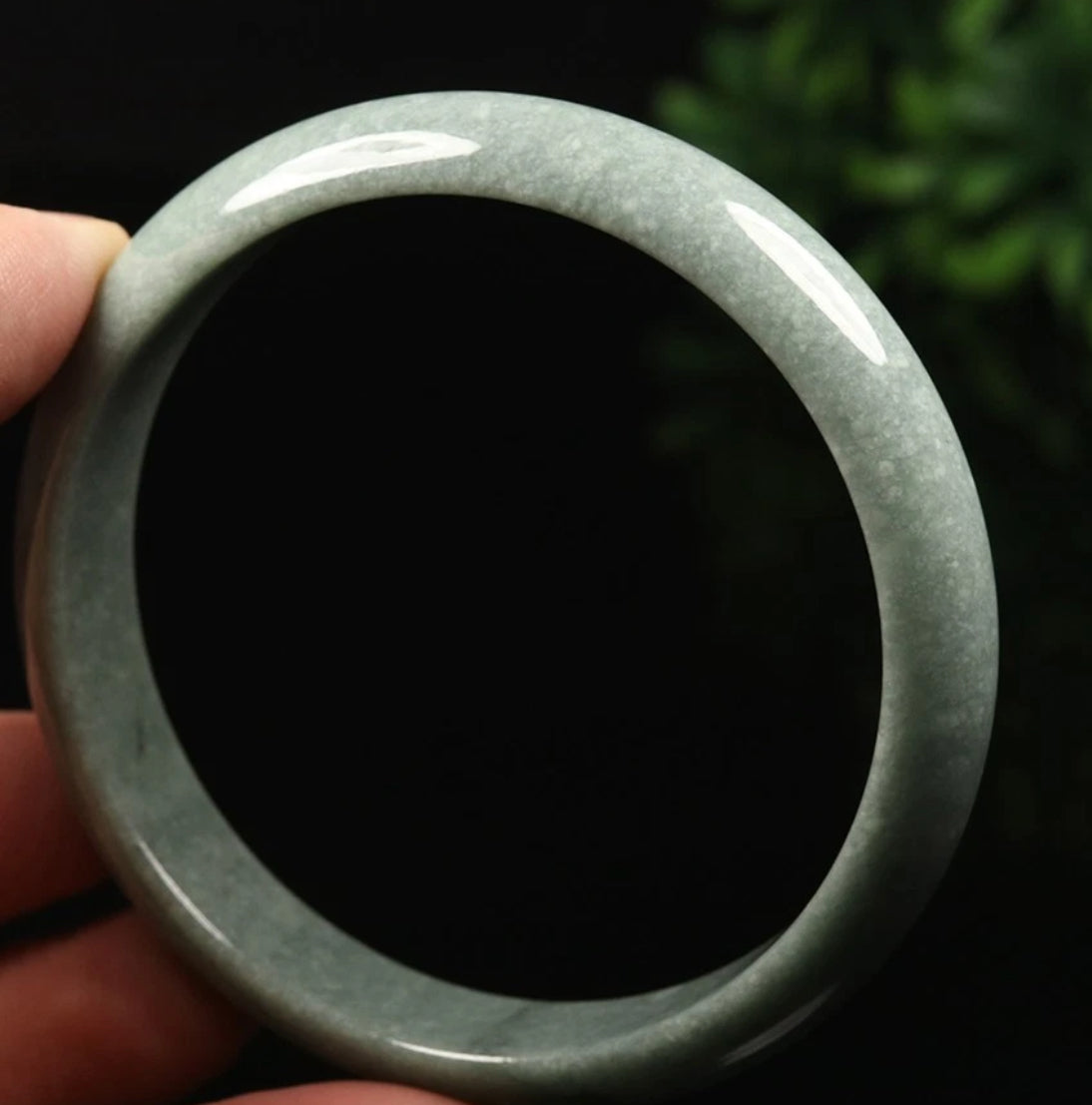 VINTAGE Large Certified Jadeite Green Jade Bangle Size 62mm N221