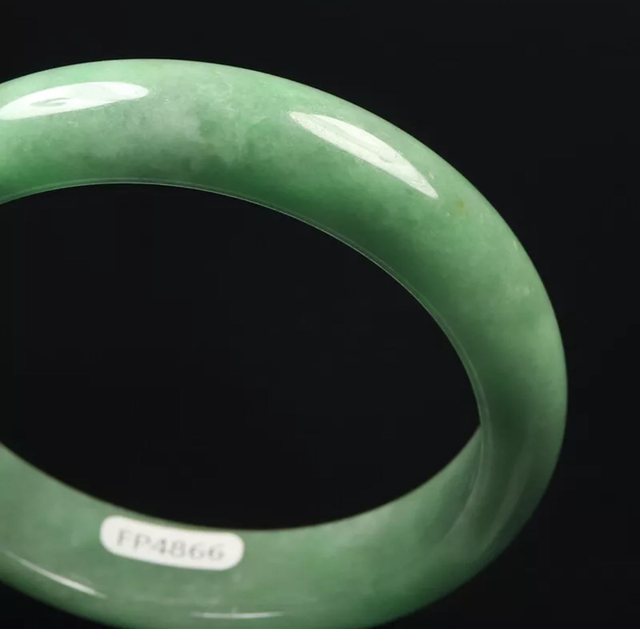 VINTAGE Large Jadeite Green Jade Bangle Size 60mm Y785 - JazzyJewelbyAmina 