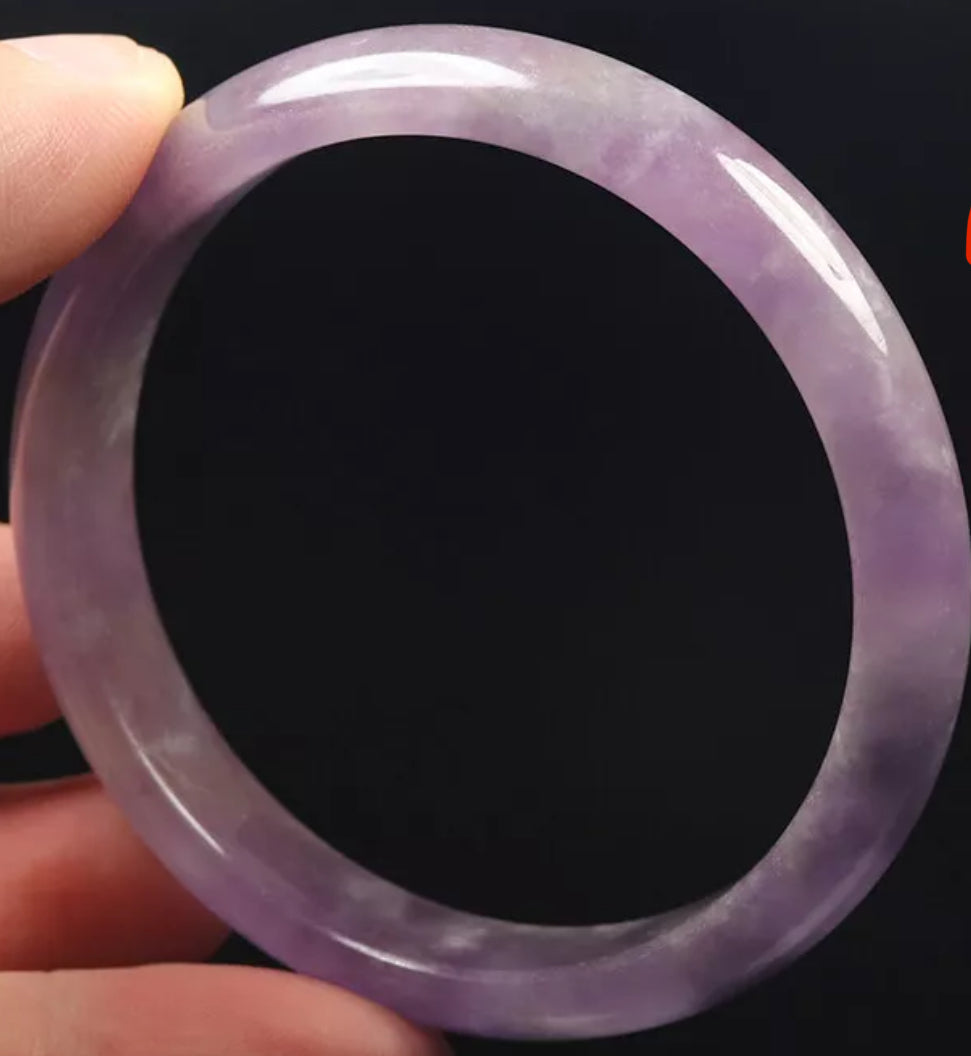 VINTAGE Small Jade Lavender Bangle Size 56mm O687 - JazzyJewelbyAmina 