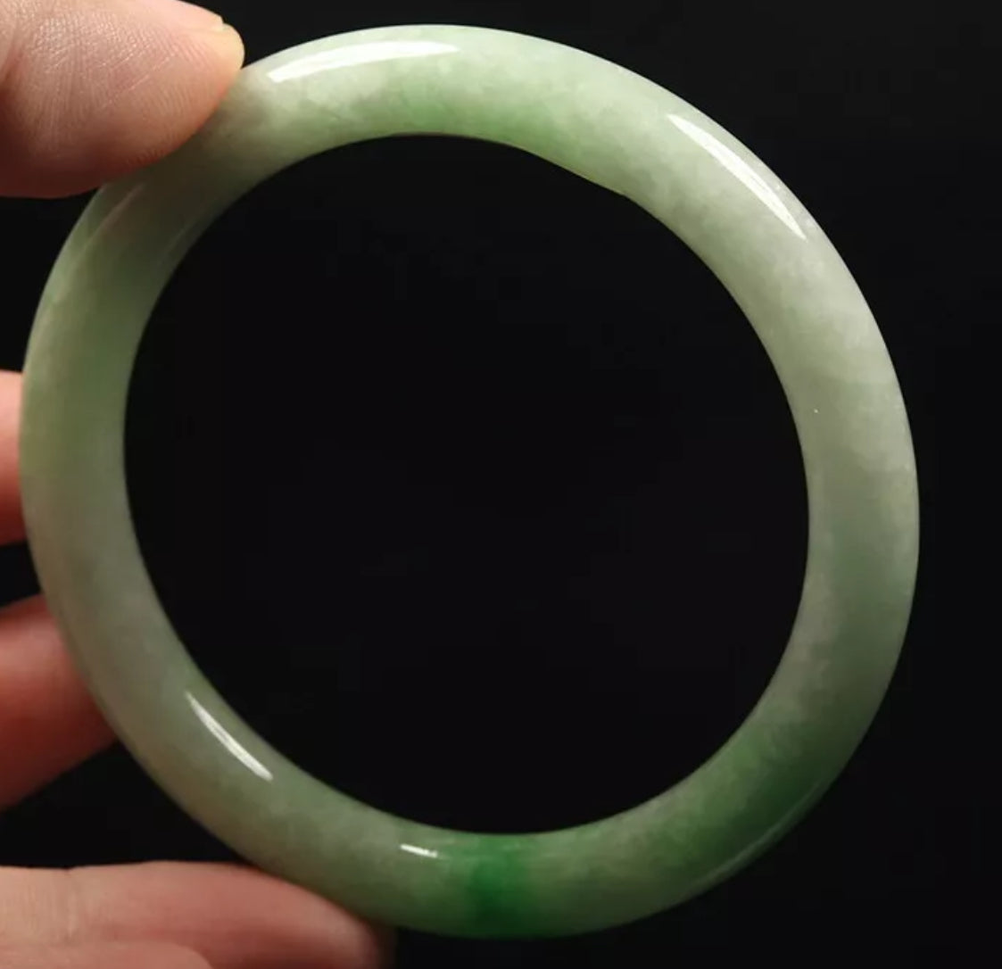 VINTAGE Medium Jadeite Green Jade Bangle Size 59mm O755 - JazzyJewelbyAmina 