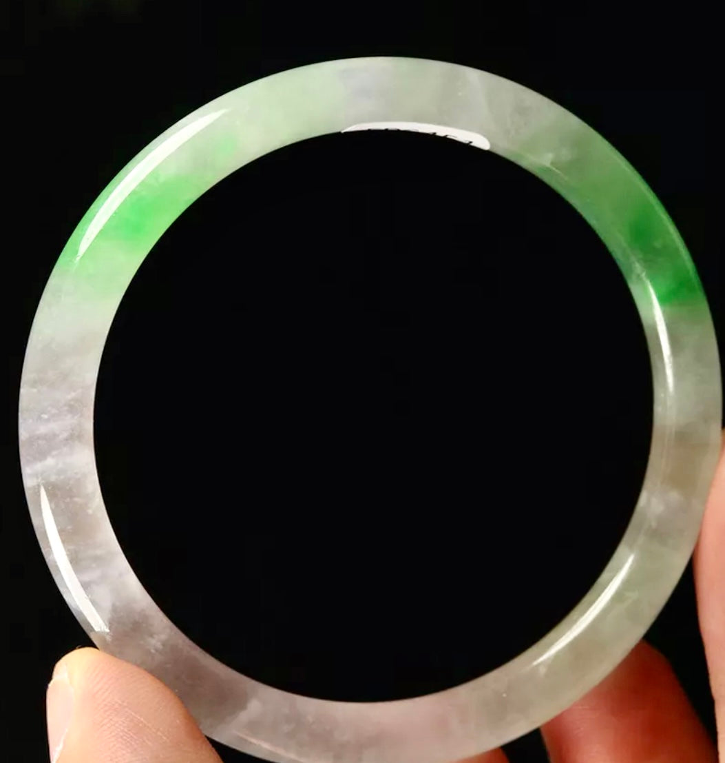VINTAGE Medium Jadeite Green Icy Jade Bangle Size 57mm Round Princess Thin Cut S451 - JazzyJewelbyAmina 