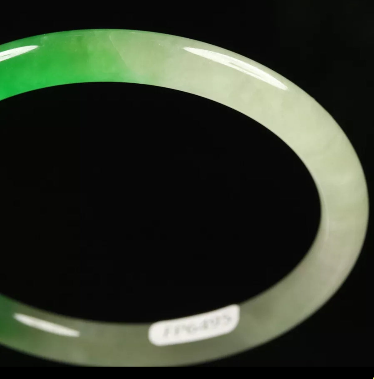 VINTAGE Medium Jadeite Green Jade Bangle Size 59mm Ombré Round Princess Cut G43 - JazzyJewelbyAmina 