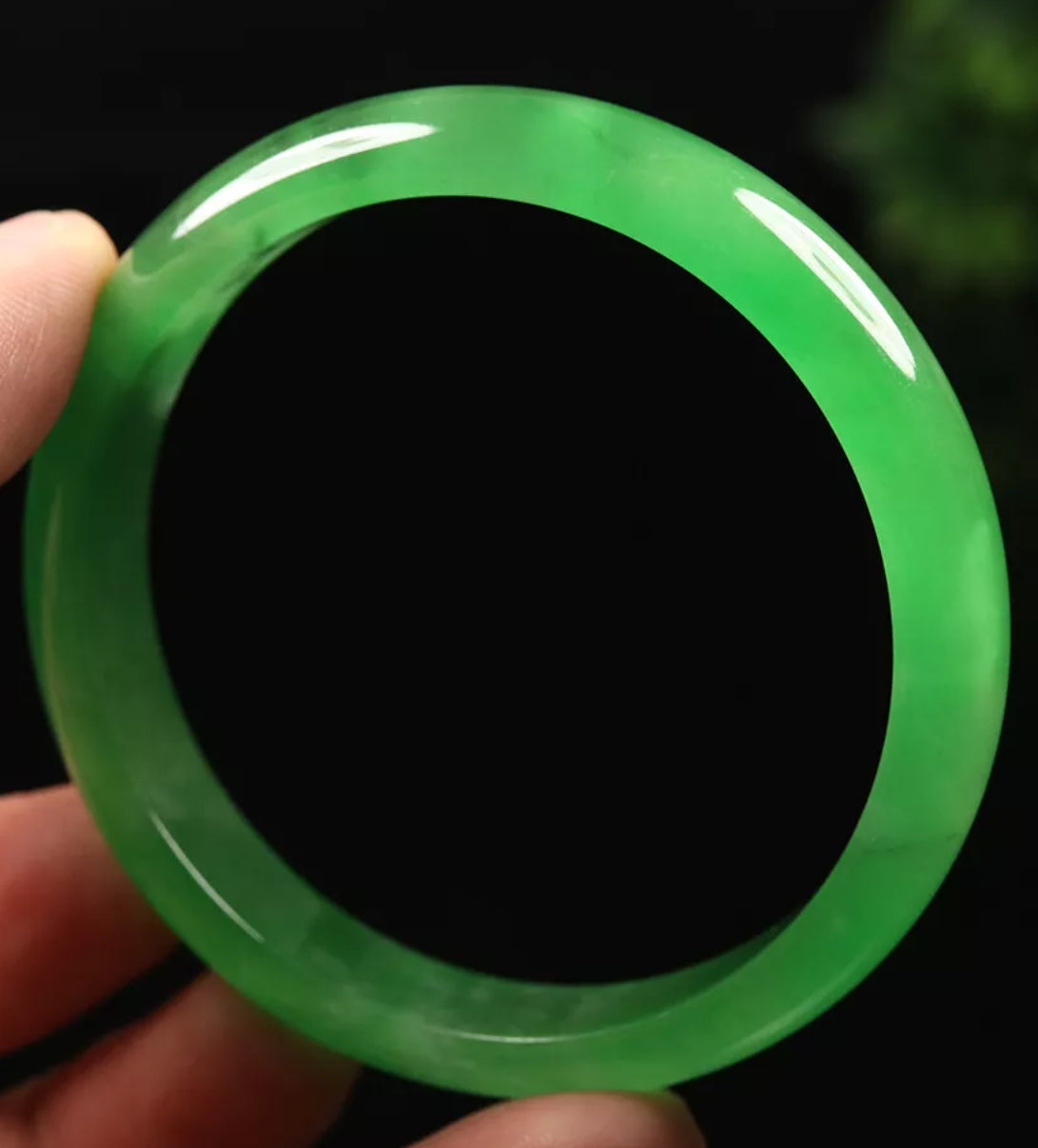 VINTAGE Medium Jadeite Green Jade Bangle Size 58mm Emerald Green Jade Shade M425