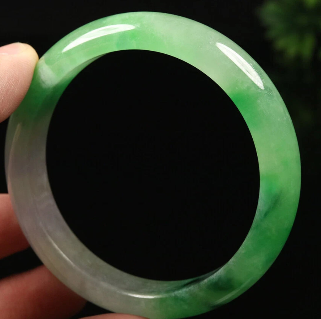VINTAGE Medium Jadeite Green Lavender Icy Jade Bangle Size 59mm U653