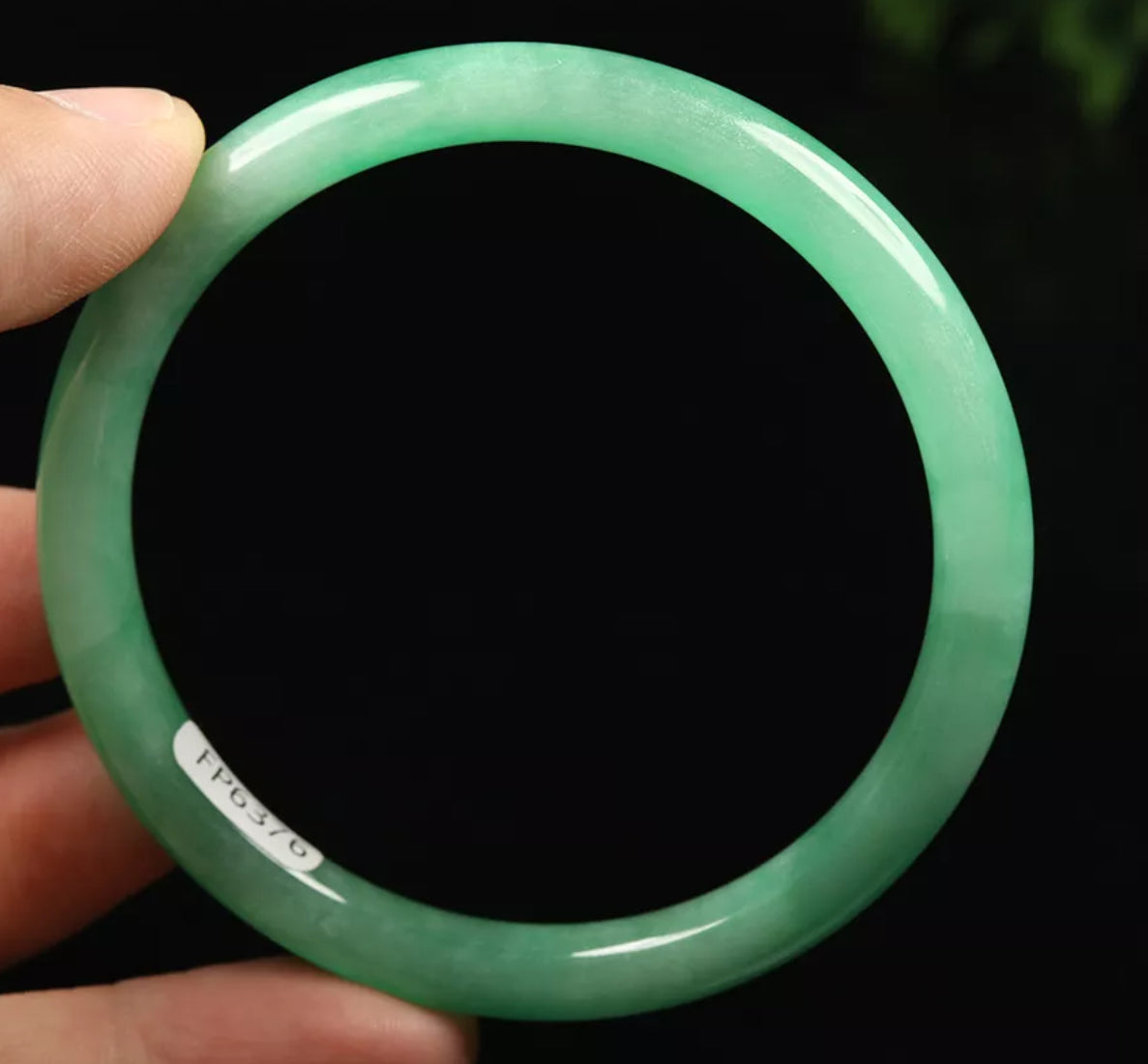 VINTAGE Large Jadeite Green Jade Bangle Round Princess Thin Cut Size 60mm Y376 - JazzyJewelbyAmina 