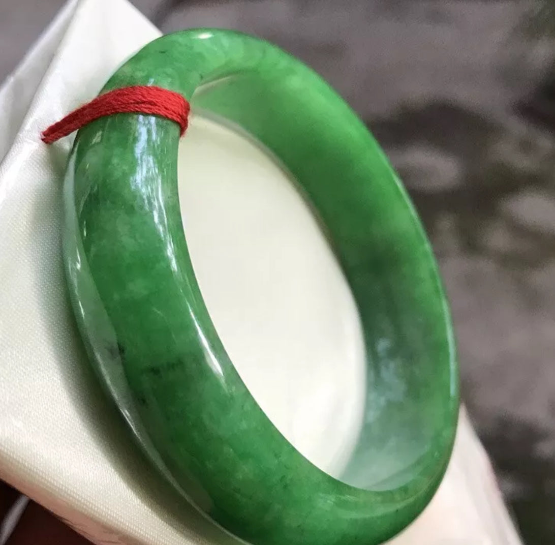VINTAGE Large Jadeite Green Jade Bangle Size 60mm Emerald Green Jade D - JazzyJewelbyAmina 