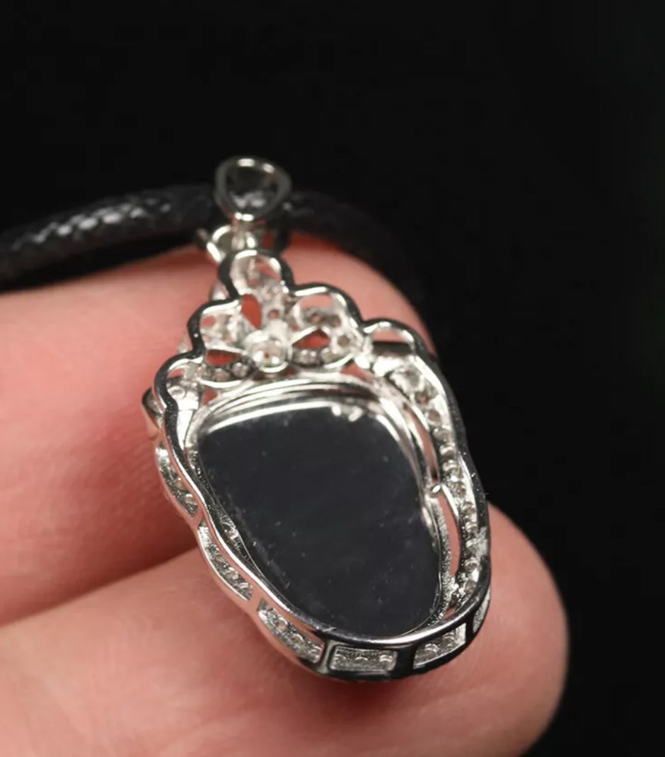 VINTAGE Jadeite Green Jade Leaf w/ 925 Sterling Silver Bail/Setting - JazzyJewelbyAmina 