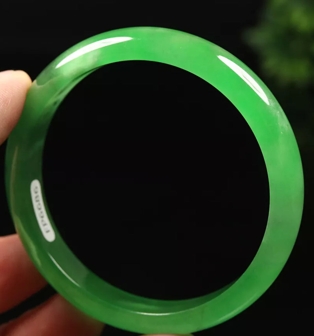 VINTAGE Medium Jadeite Green Jade Bangle Size 58mm Emerald Green Jade Shade M425