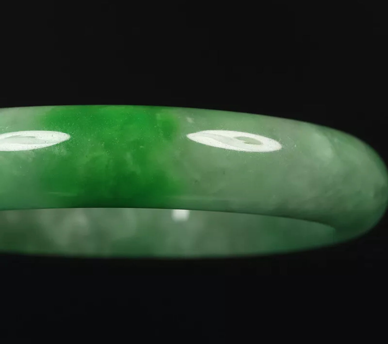 VINTAGE Medium Jadeite Green Jade Bangle Size 59mm O629 - Pop Green! - JazzyJewelbyAmina 