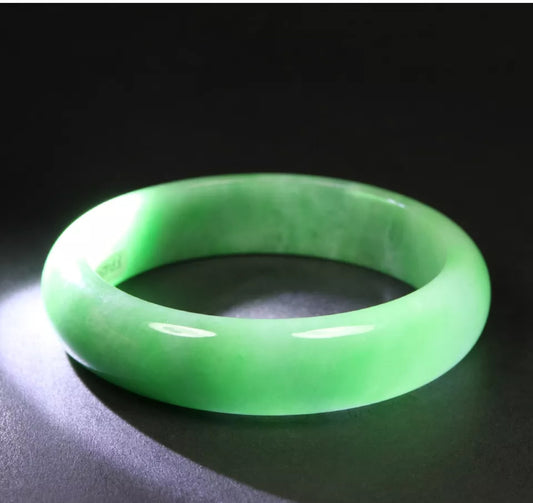 VINTAGE Large Jadeite Green Jade Bangle Size 60mm J791 - JazzyJewelbyAmina 