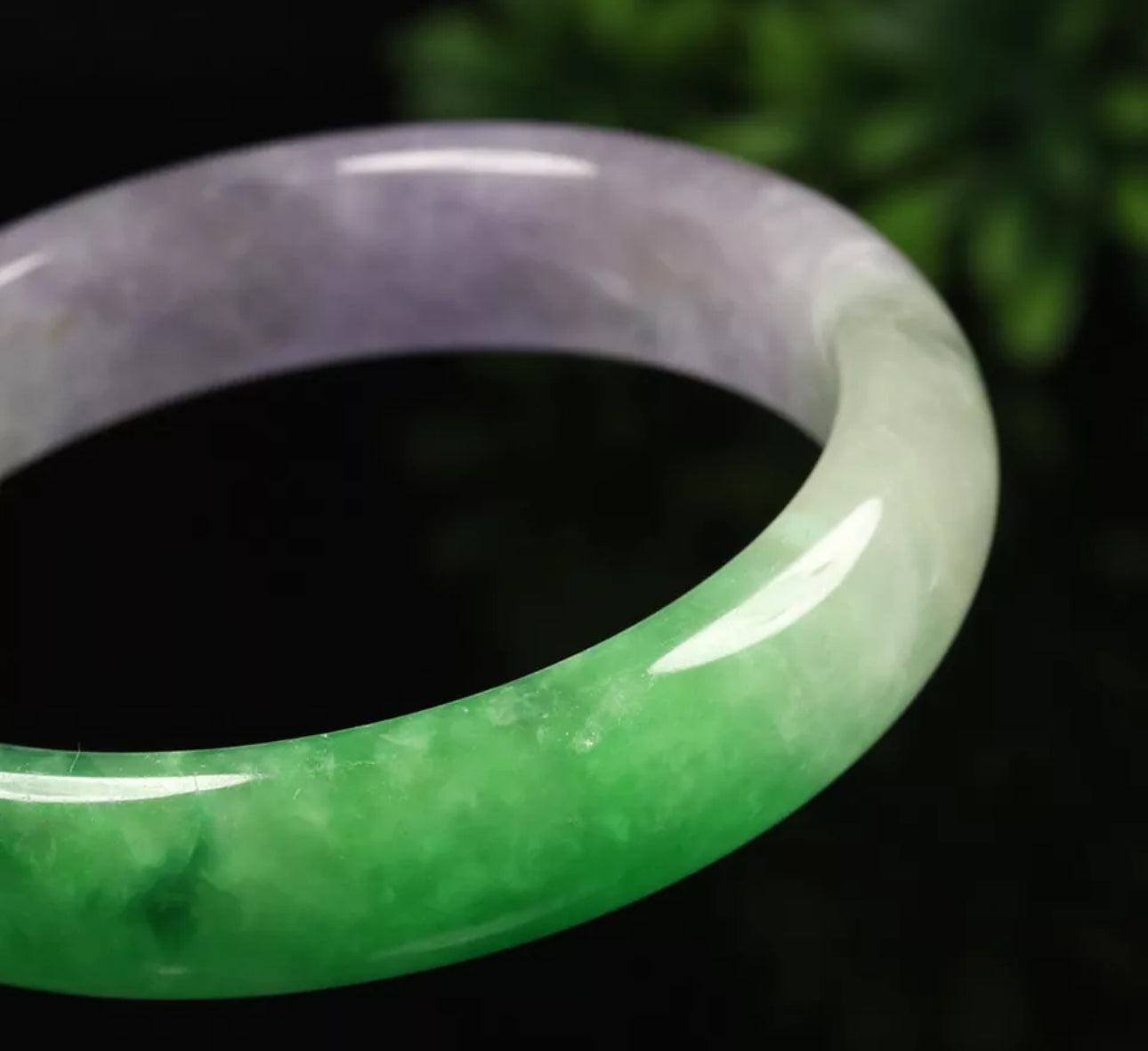 VINTAGE Large Jadeite Green/Lavender Jade Bangle Size 60mm N613 - JazzyJewelbyAmina 