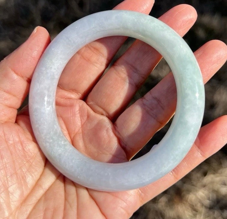 VINTAGE Medium Jadeite Lavender Green Jade Bangle Size 58.2 Round Princess Cut A821 - JazzyJewelbyAmina 