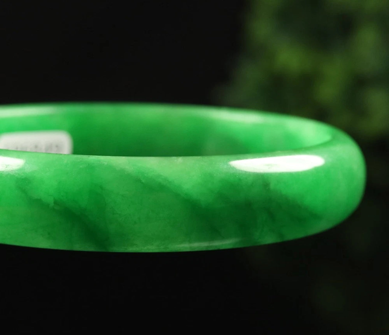 VINTAGE Large Jadeite Emerald Green Jade Bangle Size 61MM Y751
