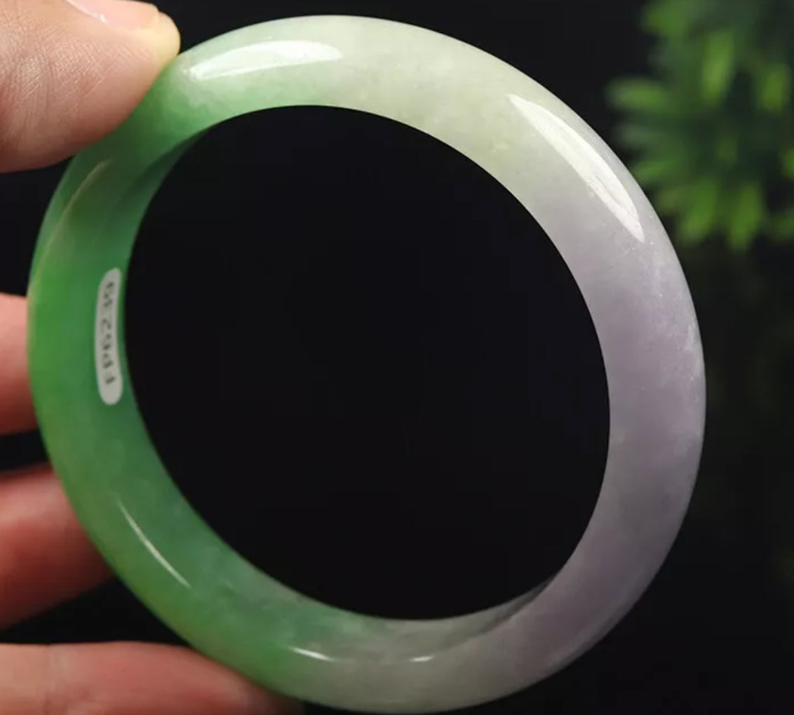 VINTAGE Medium Jadeite Green/Lavender Jade Bangle Size 59mm D531 - JazzyJewelbyAmina 
