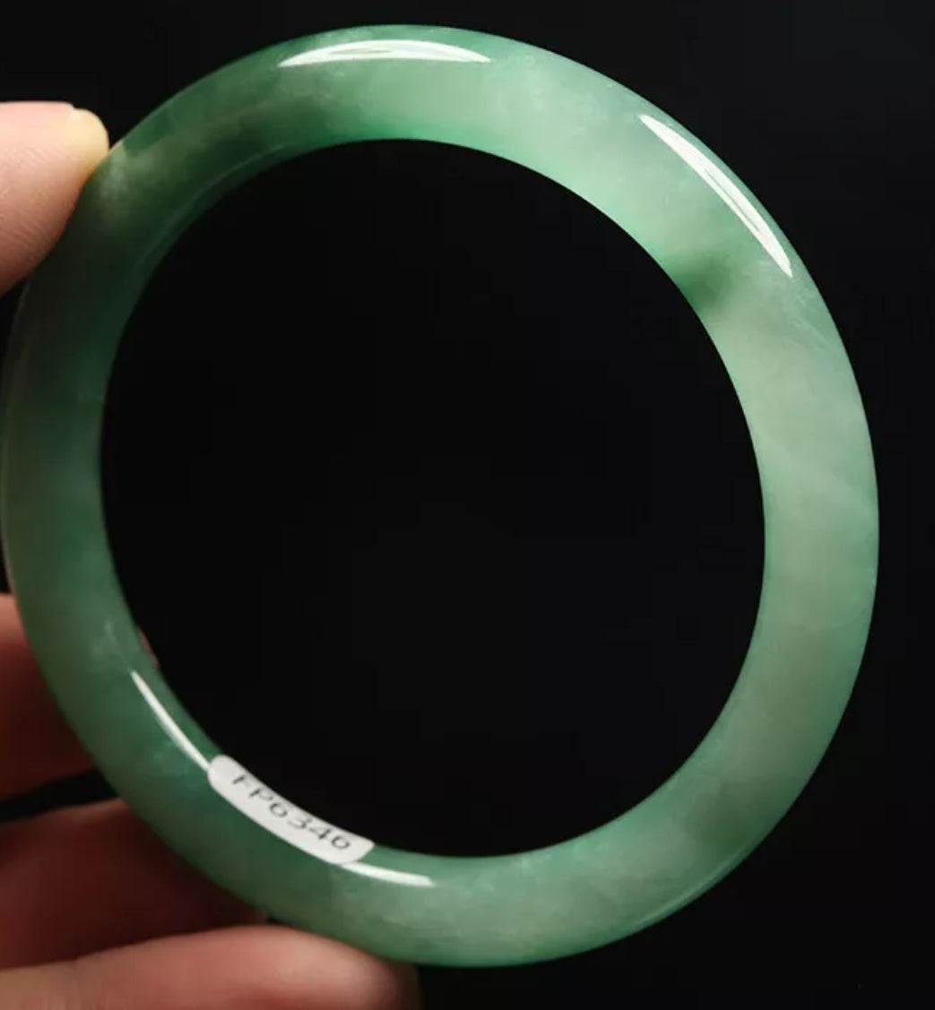 VINTAGE Medium Jadeite Green Jade Bangle Size 57mm Round Princess Cut O745 - JazzyJewelbyAmina 
