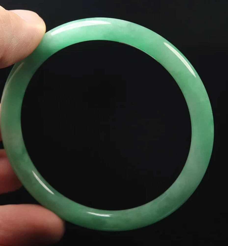 VINTAGE Large Jadeite Green Jade Bangle Round Princess Cut Size 60mm F759 - JazzyJewelbyAmina 