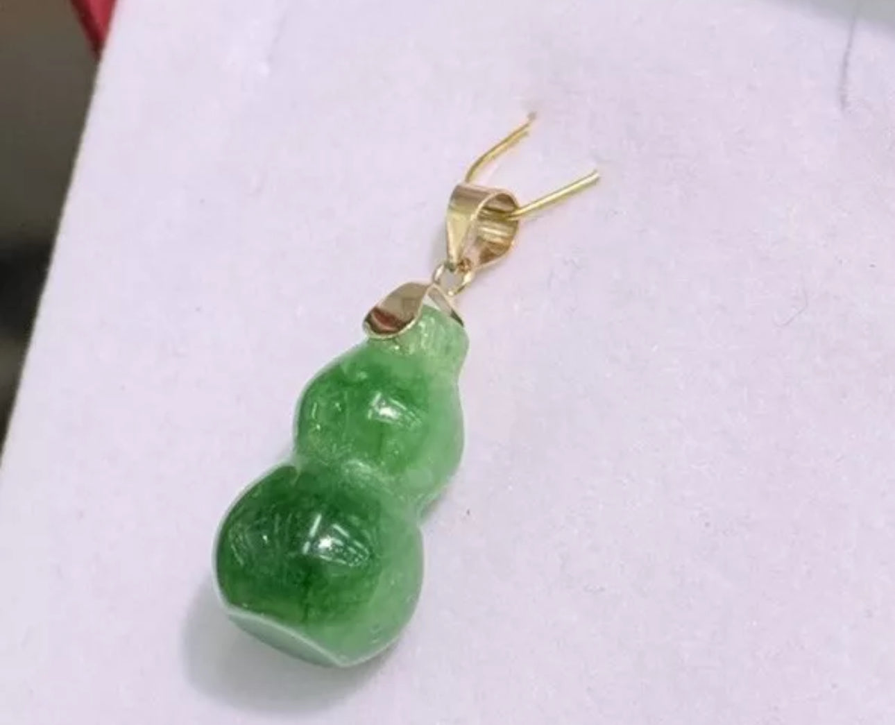 VINTAGE 14k Solid Yellow Gold Natural Green Jade Pendant Charm, Hand Carved Hulu Gourd
