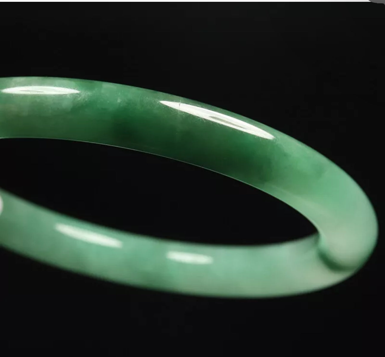 VINTAGE Medium Jadeite Green Jade Bangle Size 57mm Round Princess Cut O745 - JazzyJewelbyAmina 