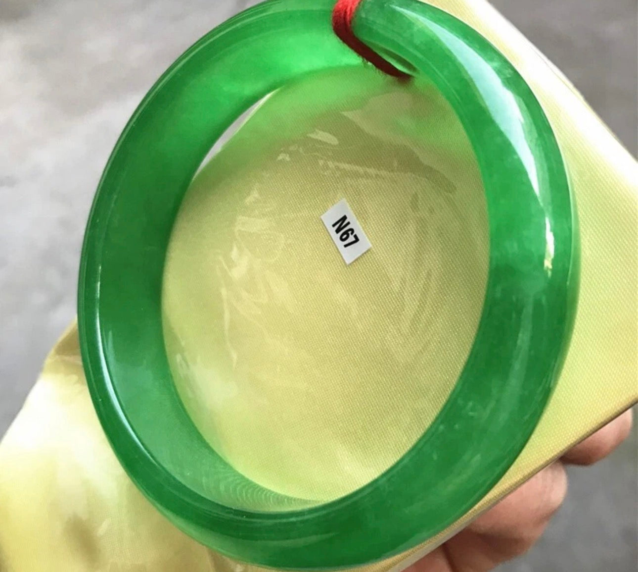 VINTAGE XXL Jadeite Green Jade Bangle Size 68.7 mm Unique Apple Green Jade F067 - JazzyJewelbyAmina 