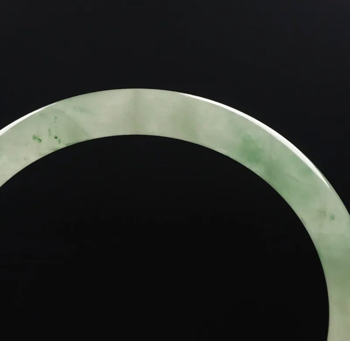 VINTAGE Medium Jadeite Green Jade Bangle Round Princess Cut Size 59mm F183 - JazzyJewelbyAmina 