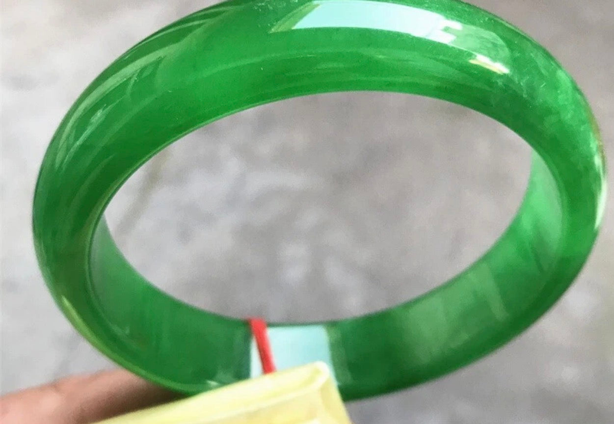 VINTAGE XXL Jadeite Green Jade Bangle Size 68.7 mm Unique Apple Green Jade F067 - JazzyJewelbyAmina 