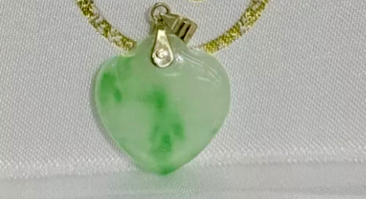 VINTAGE 14k Yellow Gold (Stamped) Green Jade Heart Pendant High Quality Burmese Jade - JazzyJewelbyAmina 