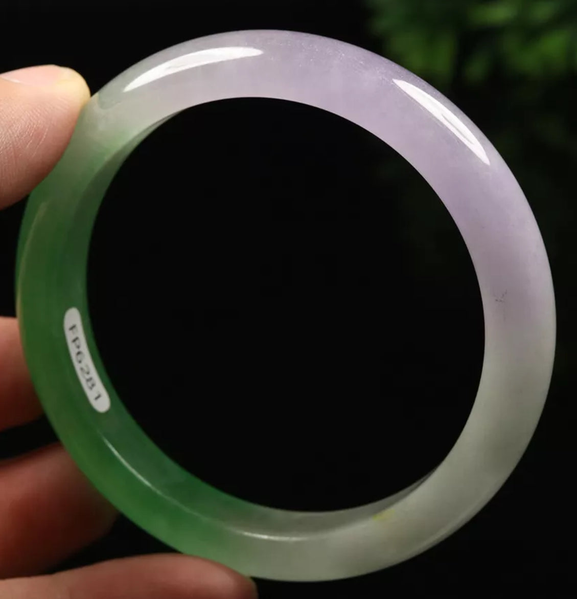VINTAGE Medium Jadeite Green/Lavender Jade Bangle Size 59mm D615 - JazzyJewelbyAmina 