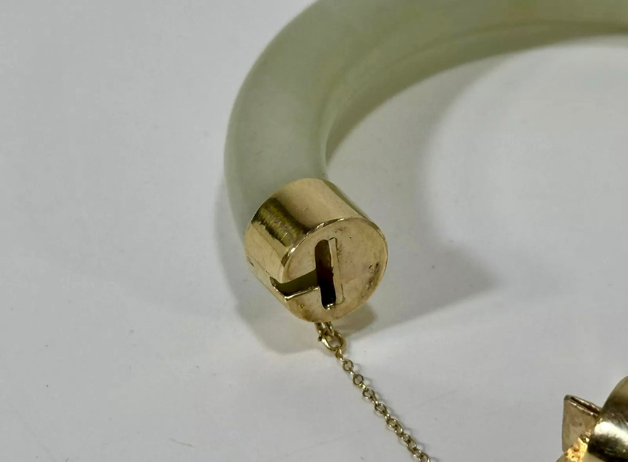 VINTAGE 14k Gold Hinged Jade Bangle w/ Safety Chain - JazzyJewelbyAmina 