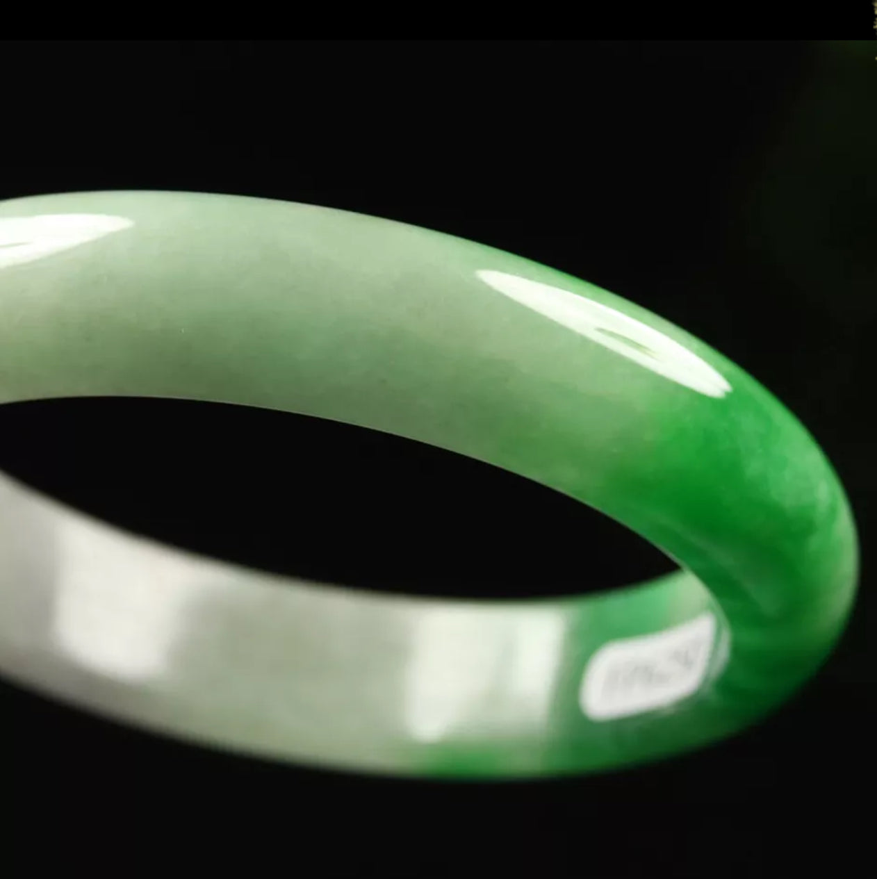 VINTAGE XS Jadeite Green Jade Bangle Size 54mm D553 - JazzyJewelbyAmina 