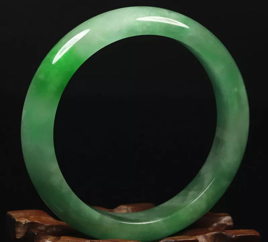 VINTAGE Medium Jadeite Green Jade Bangle Size 59 Pop Green! O629 - JazzyJewelbyAmina 