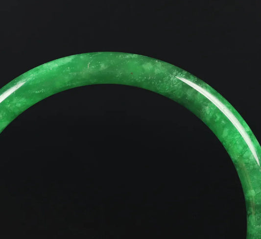 VINTAGE Small Jadeite Green Jade Bangle Size 59mm Round Princess Thin Cut Emerald Green! Y983 - JazzyJewelbyAmina 