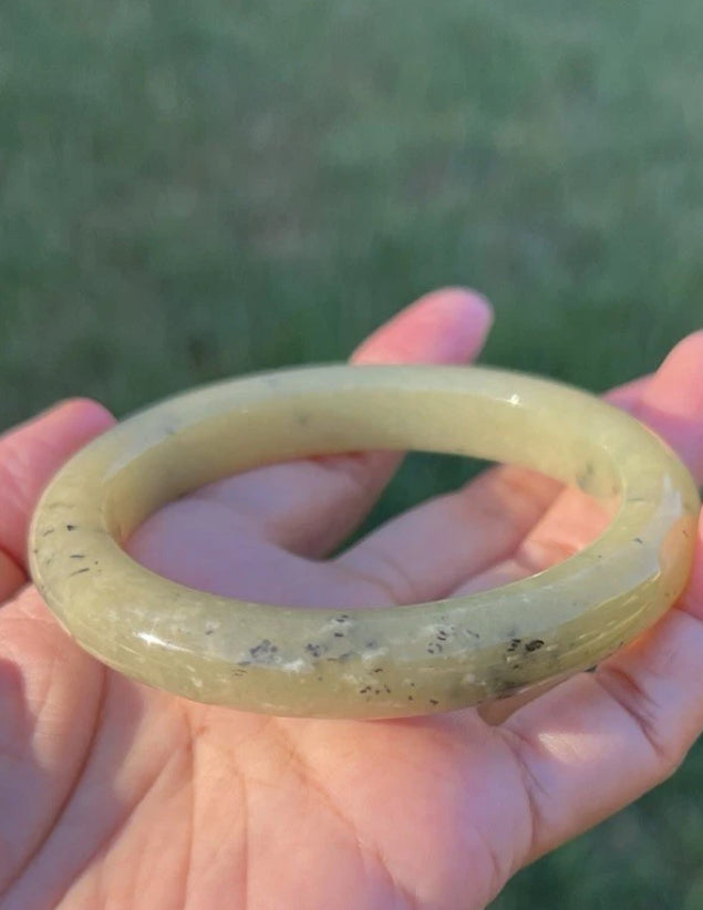 VINTAGE Large Nephrite Yellow/Green Certified Jade Bangle Size 60MM S924