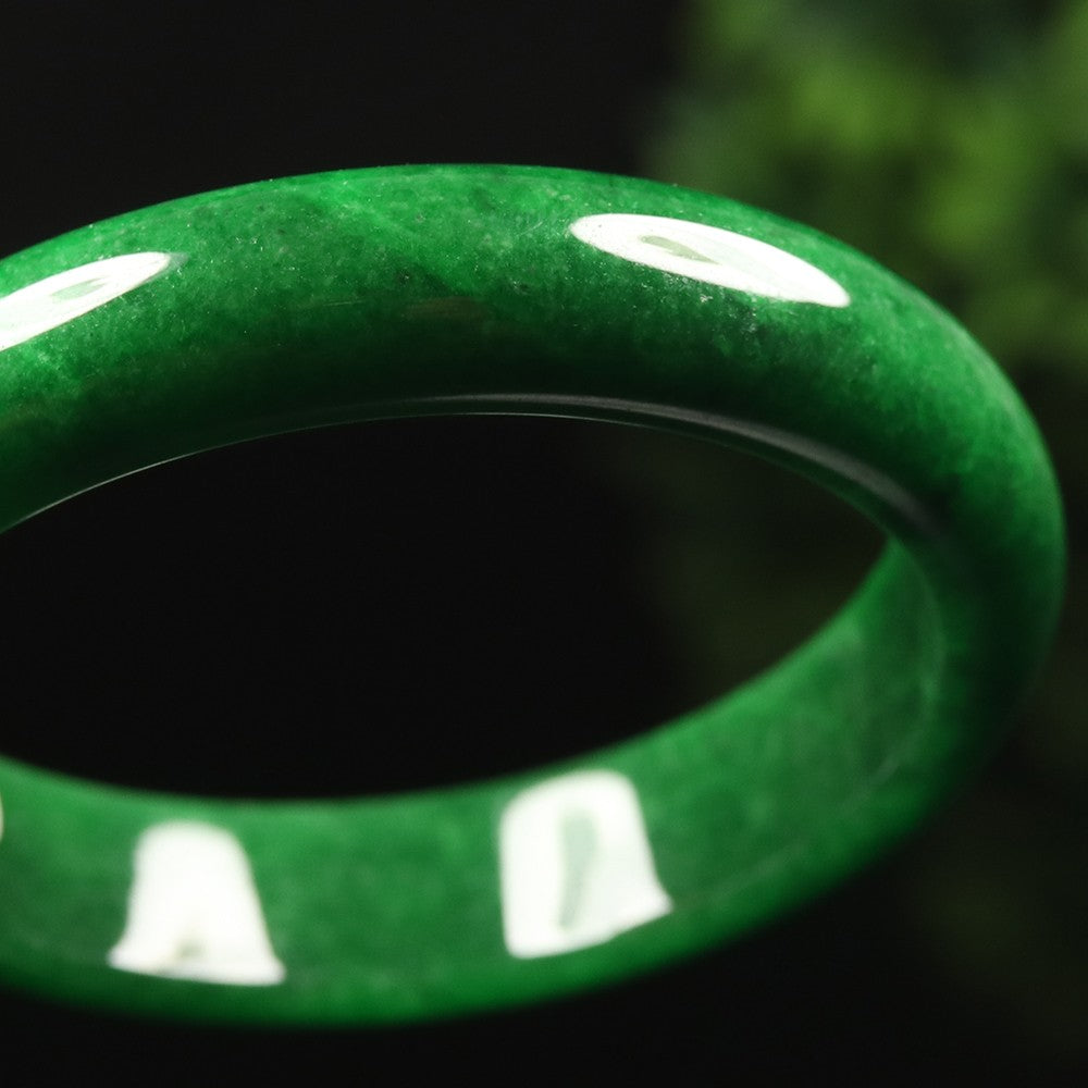 VINTAGE Small Jadeite Green Jade Bangle Size 55mm D775 - JazzyJewelbyAmina 
