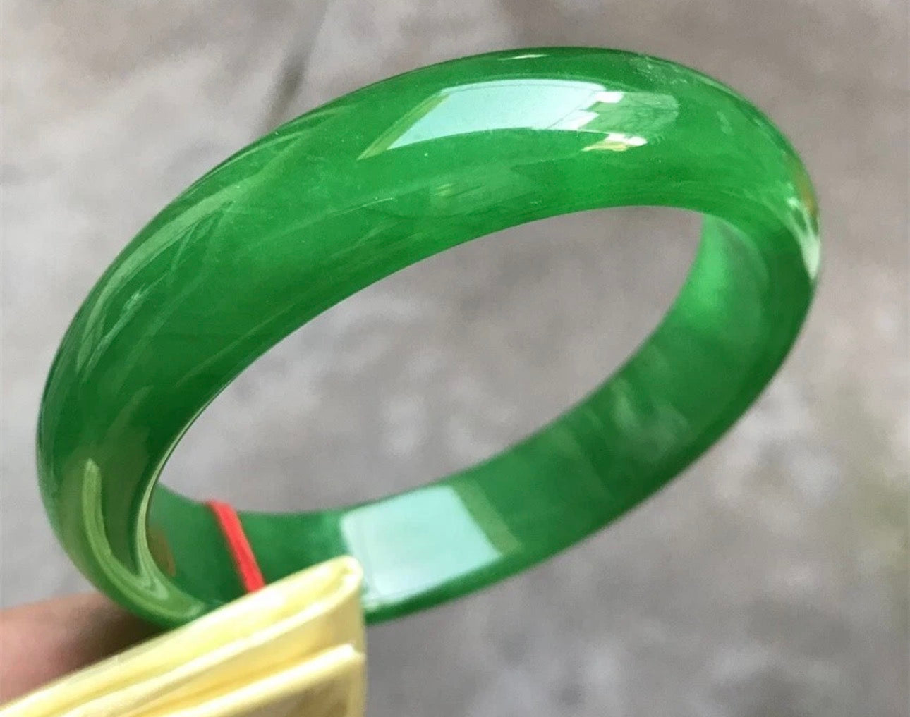 VINTAGE XXL Jadeite Green Jade Bangle Size 68.7 mm Unique Apple Green Jade F067 - JazzyJewelbyAmina 