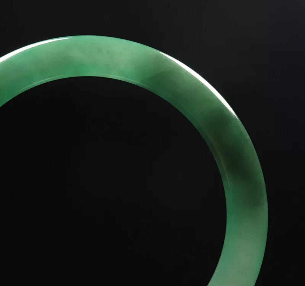 VINTAGE Medium Jadeite Green Jade Bangle Size 57mm Round Princess Cut O745 - JazzyJewelbyAmina 
