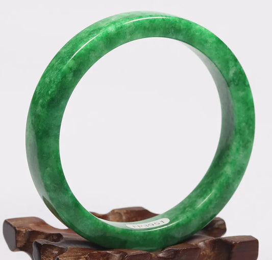 VINTAGE Large Jadeite Green Jade Bangle Size 63mm M955 - JazzyJewelbyAmina 