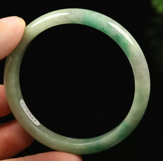 VINTAGE Small Jadeite Green Jade Bangle Size 55mm Round Princess Cut Y307 Pale & Pop Green! - JazzyJewelbyAmina 