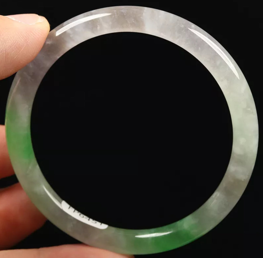 VINTAGE Medium Jadeite Green Icy Jade Bangle Size 57mm Round Princess Thin Cut S451 - JazzyJewelbyAmina 