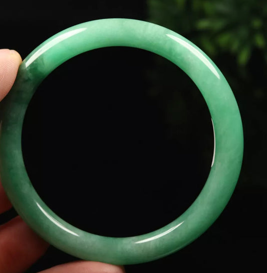 VINTAGE Medium Jadeite Green Jade Bangle Size 58mm Round Princess Thin Cut J835 - JazzyJewelbyAmina 