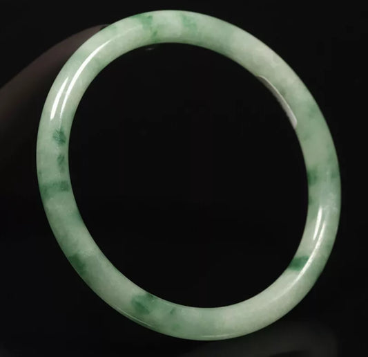 VINTAGE Medium Jadeite Green/White Jade Bangle Size 59mm Round Princess Cut Size 59mm G123 - JazzyJewelbyAmina 
