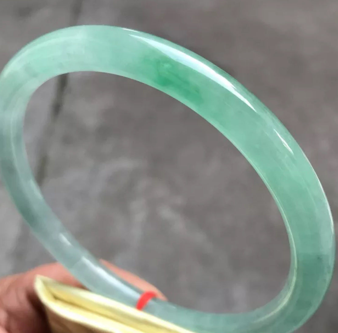 VINTAGE XXL Jadeite Green Jade Bangle Round Princess Cut Size 78MM Unique Thin Jade G813 - JazzyJewelbyAmina 